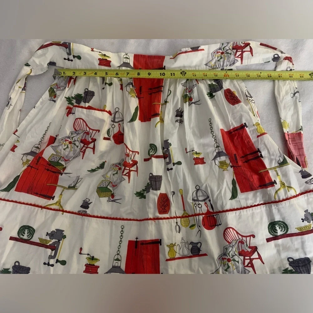 Vintage Handmade Half Apron Mid-Century Novelty Kitchen & Country Store Print